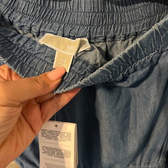 COLD SHOULDER CUTOUTS TURN UP FROM MICHAEL KORS - Picture 3 of 9